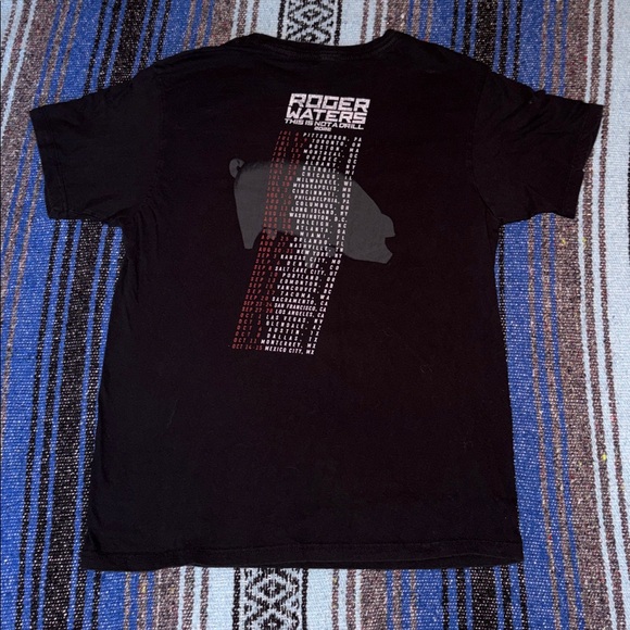 Roger Waters 2022 Tour Concert Tee Shirt - Picture 7 of 9